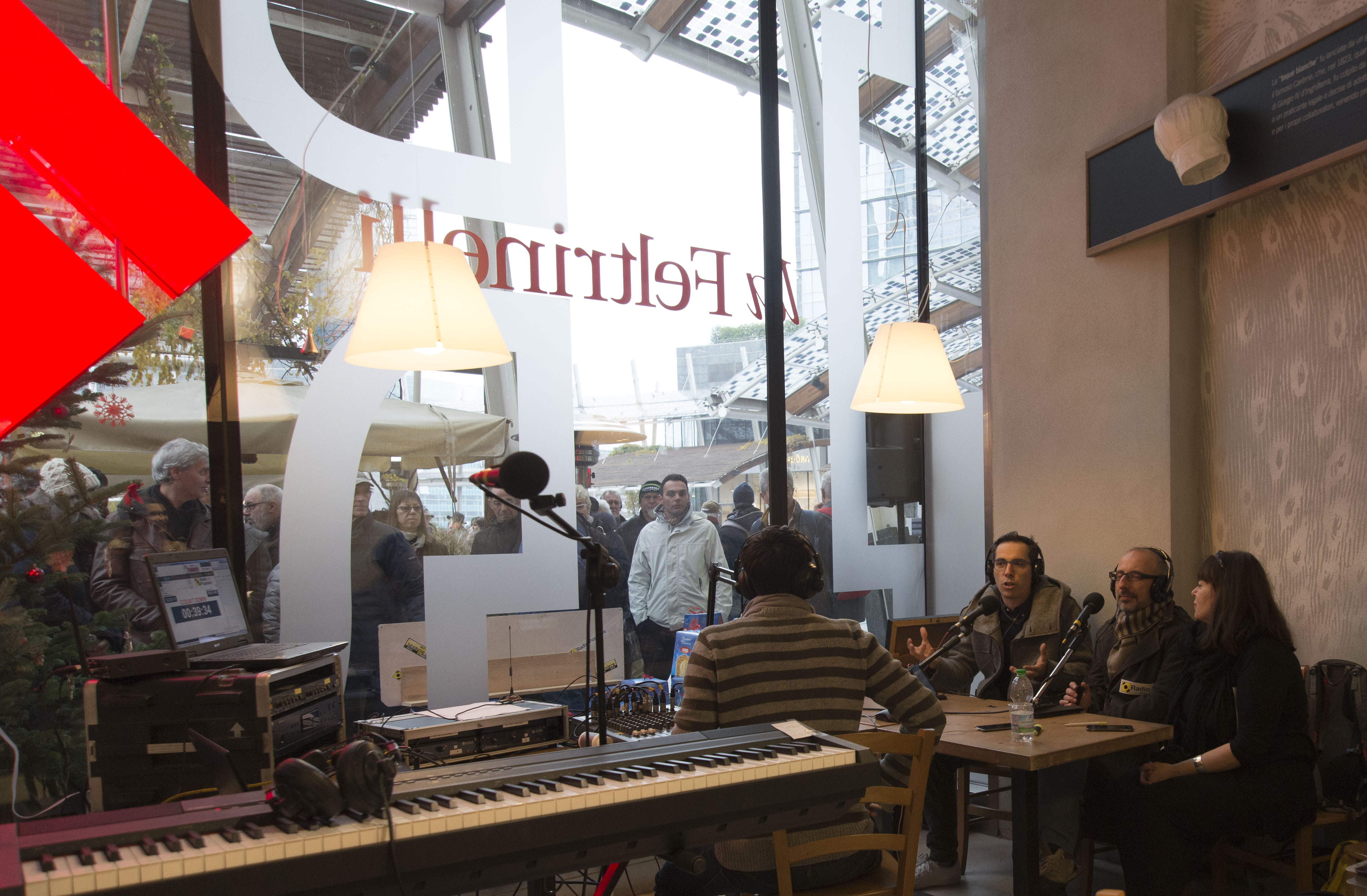 COMPLEANNO di RADIO POPOLARE 40 ANNI