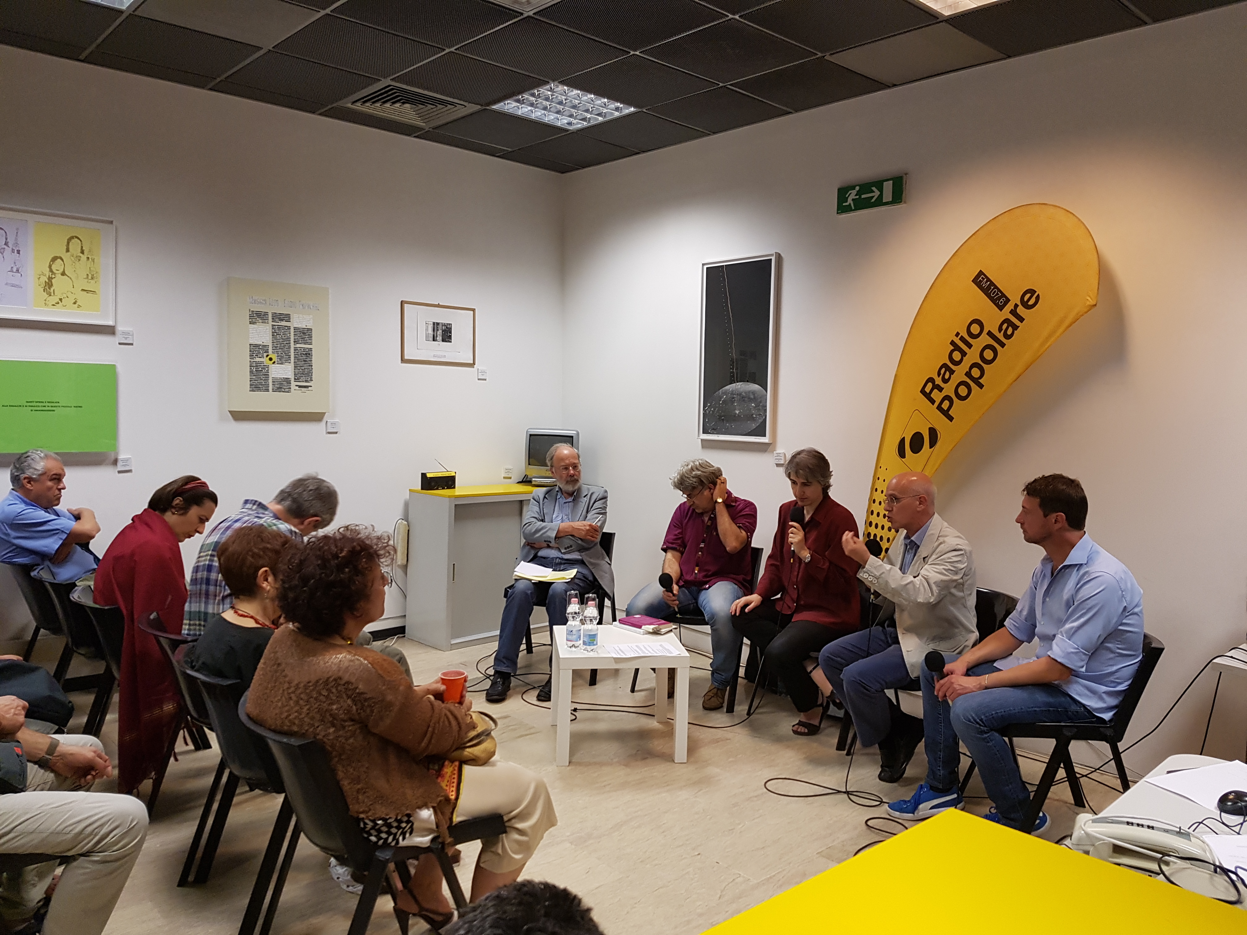 Suor Teresa Forcades e la sua lotta contro le multinazionali del farmaco. Vittorio Agnoletto e Alessandro Braga intervistano Suor Teresa Forcades e Gianni Tamino.