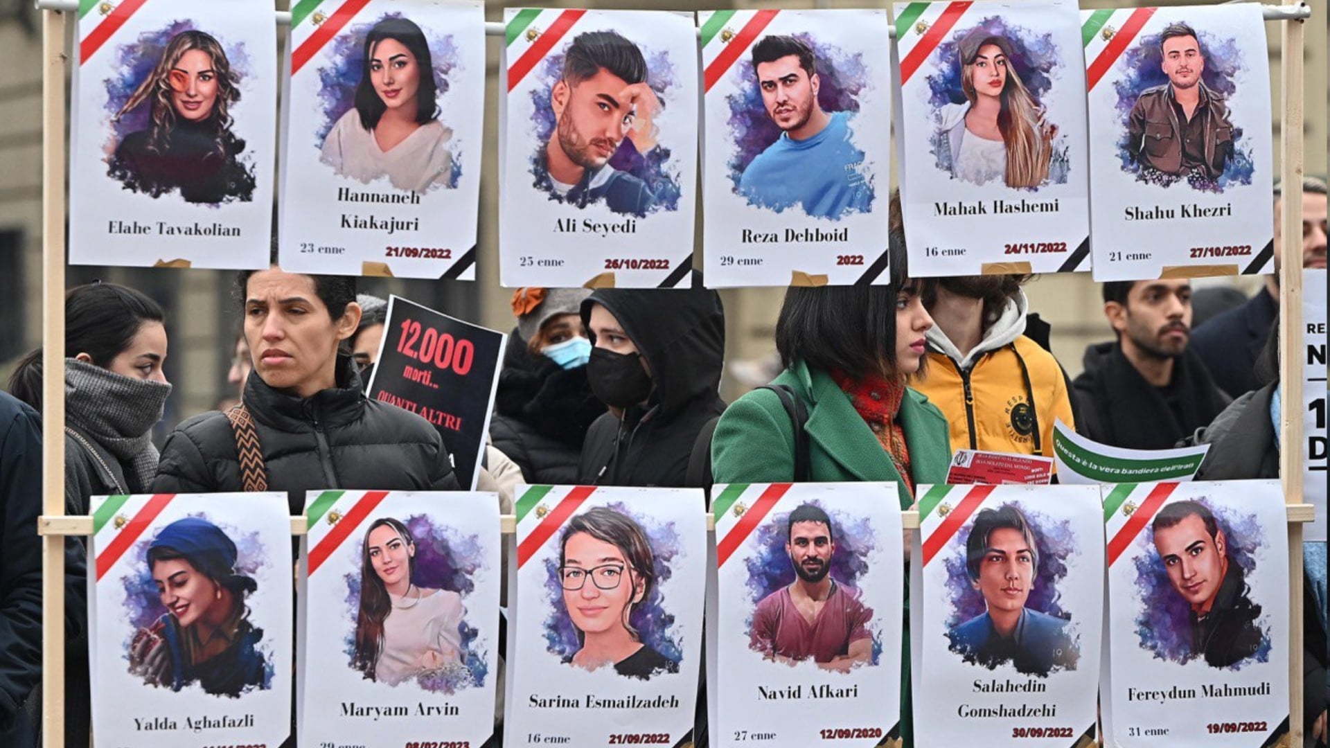 Il centrosinistra in piazza per l’Iran con Amnesty. Nascondendo per un giorno le divisioni