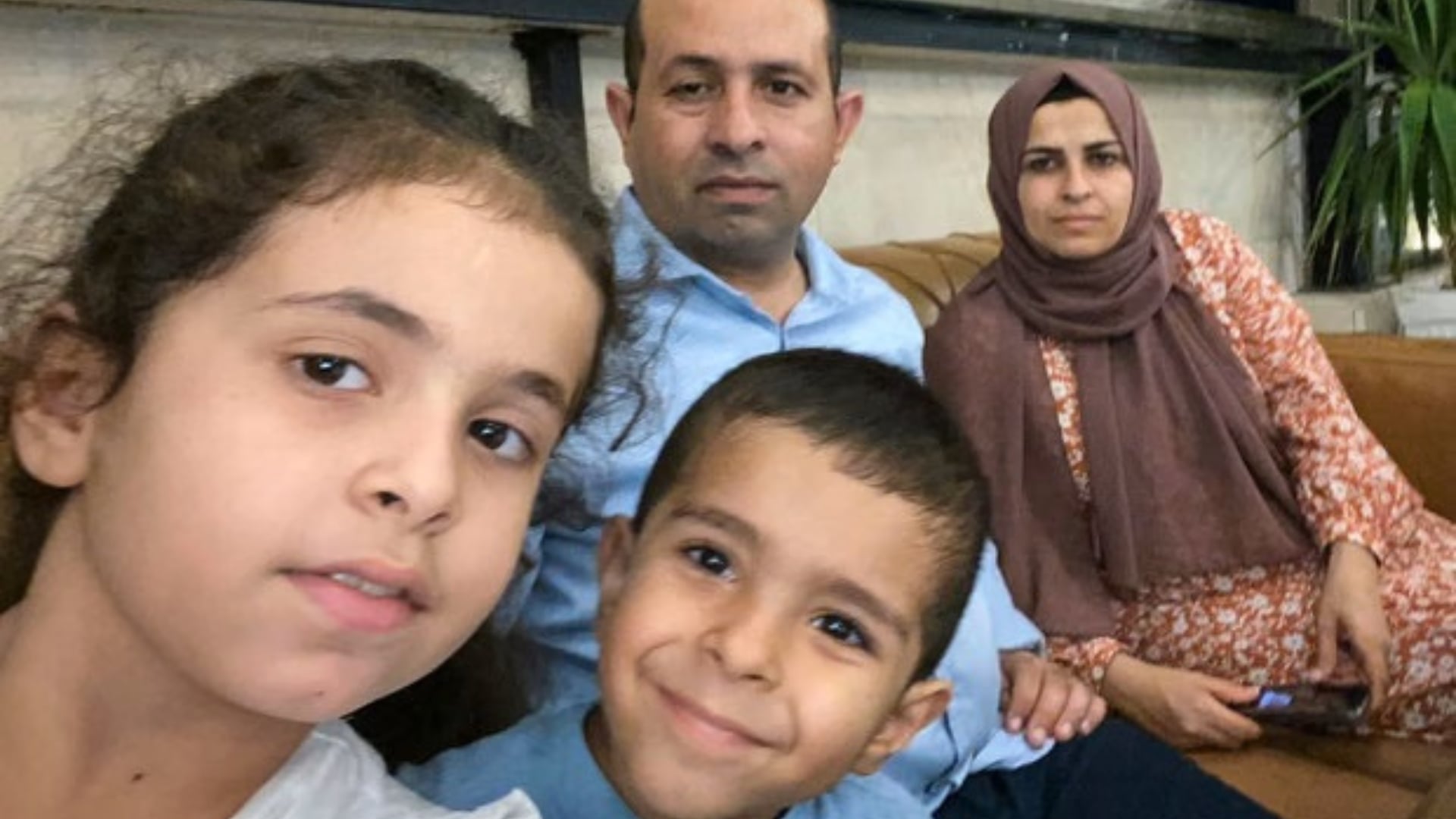 La foto della famiglia di Bassem Abudagga, presa dai social