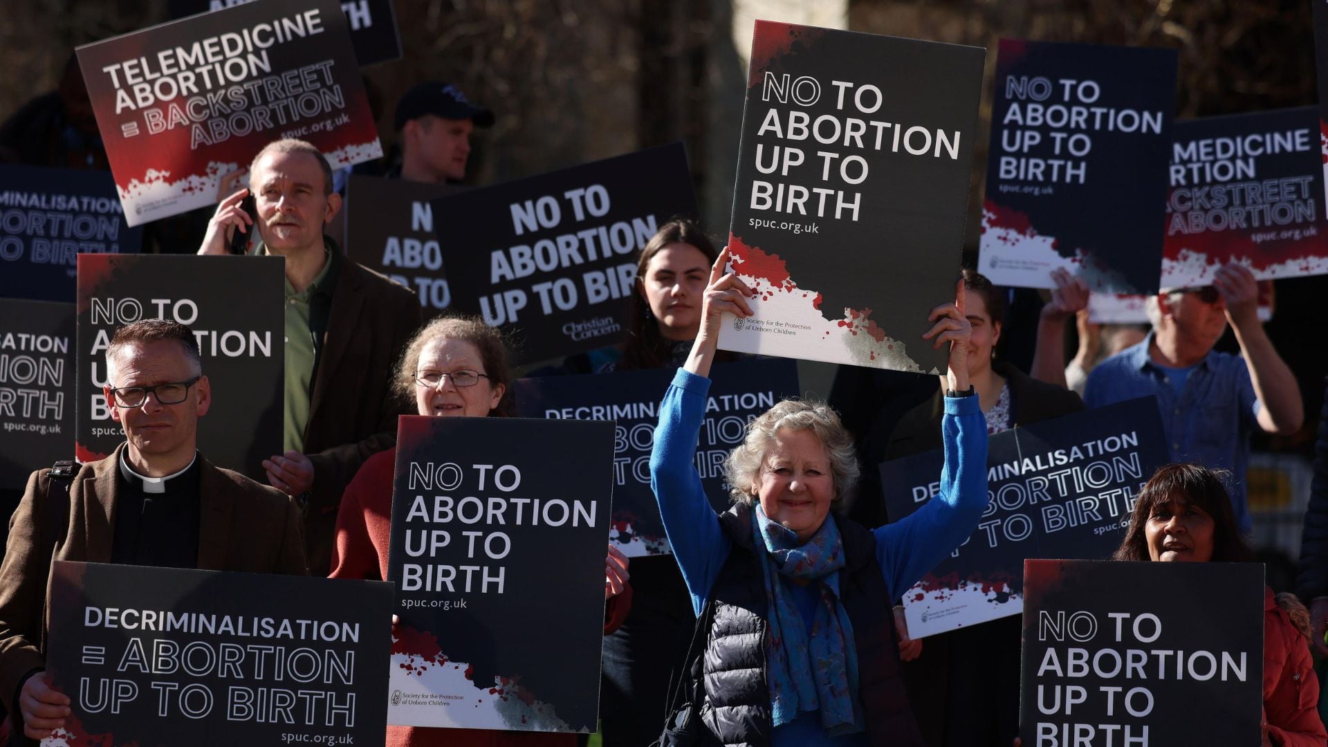 Regno Unito, i nuovi gruppi anti abortisti finanziati dagli Stati Uniti