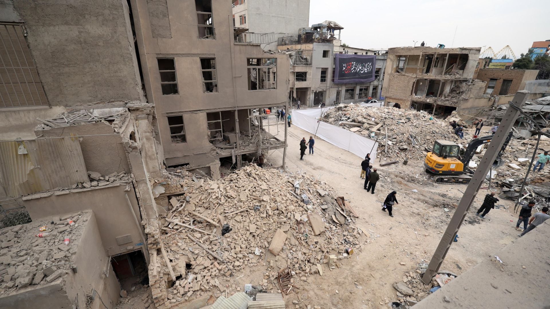 Iran. Lo stato profondo che sta tenendo in piedi la Repubblica Islamica