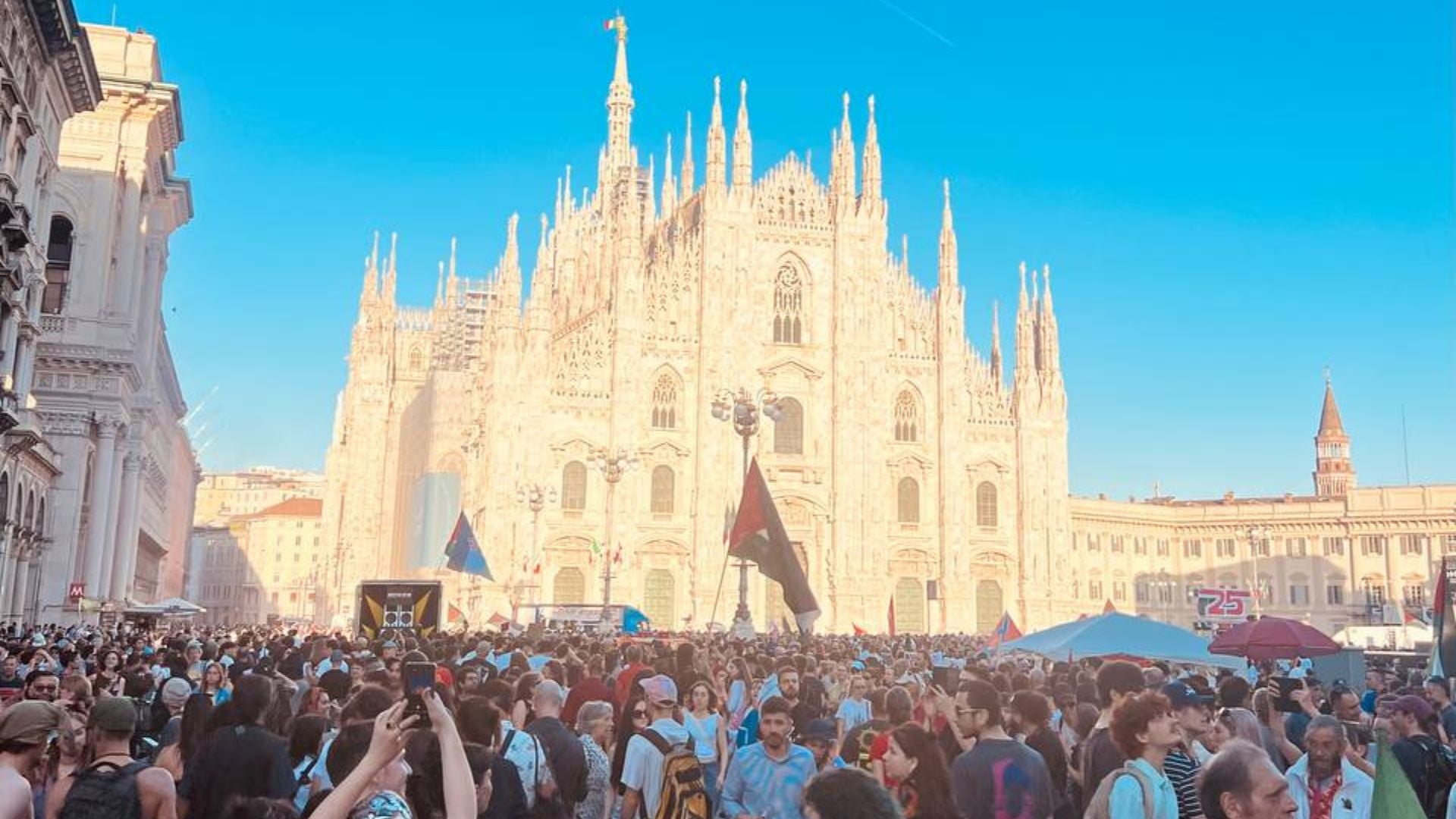 Il 25 Aprile di Milano contro le guerre e i re del mondo che le alimentano