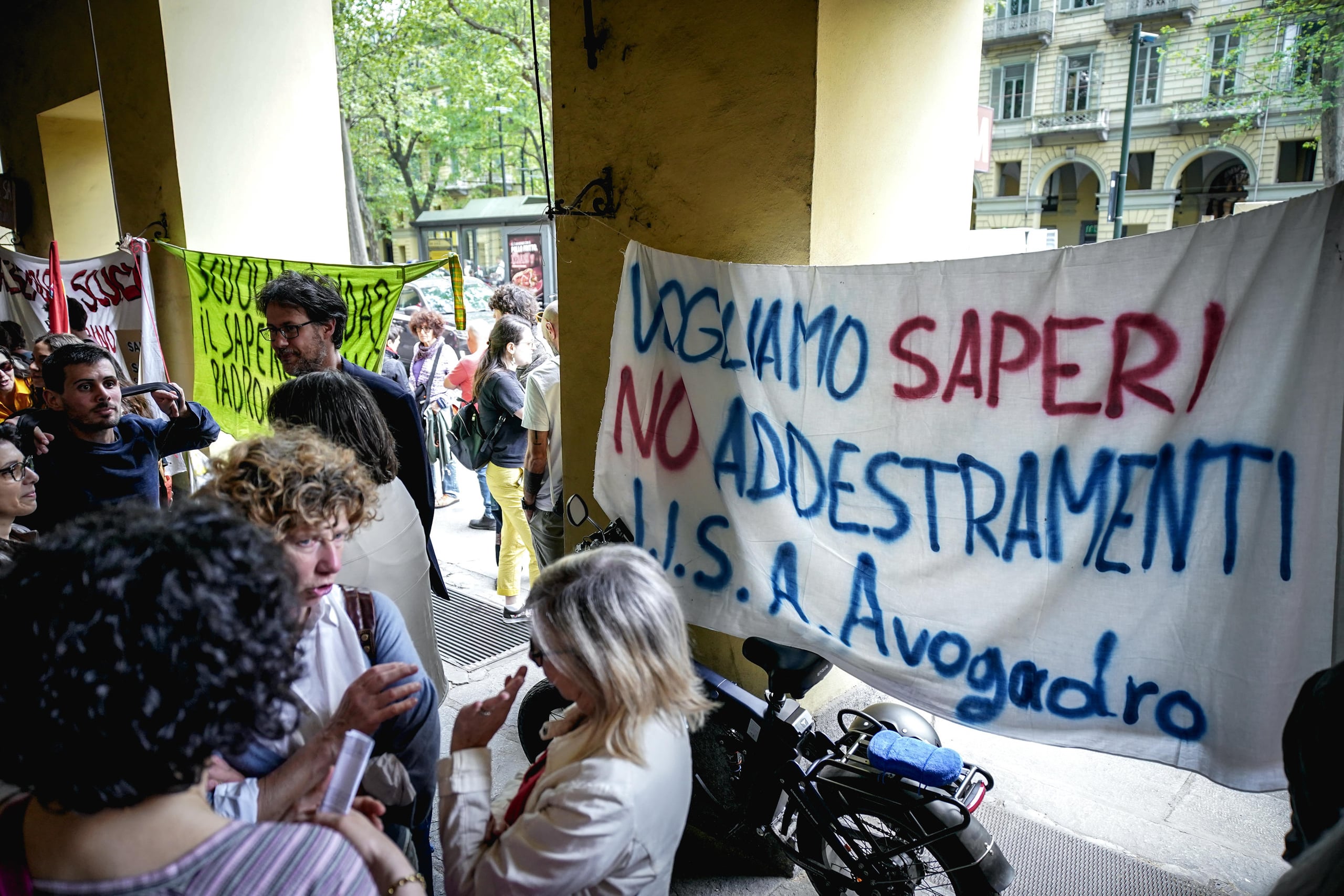 Protesta contro la riforma degli istituti tecnici protesta ontro la riforma degli istituti tecnici a Torino