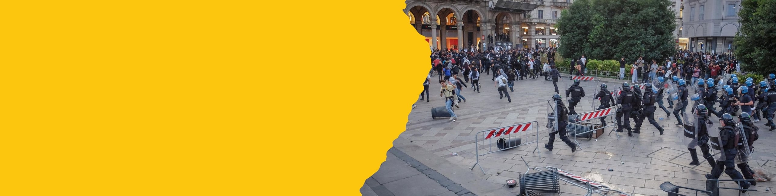 Proteste Milano polizia banner