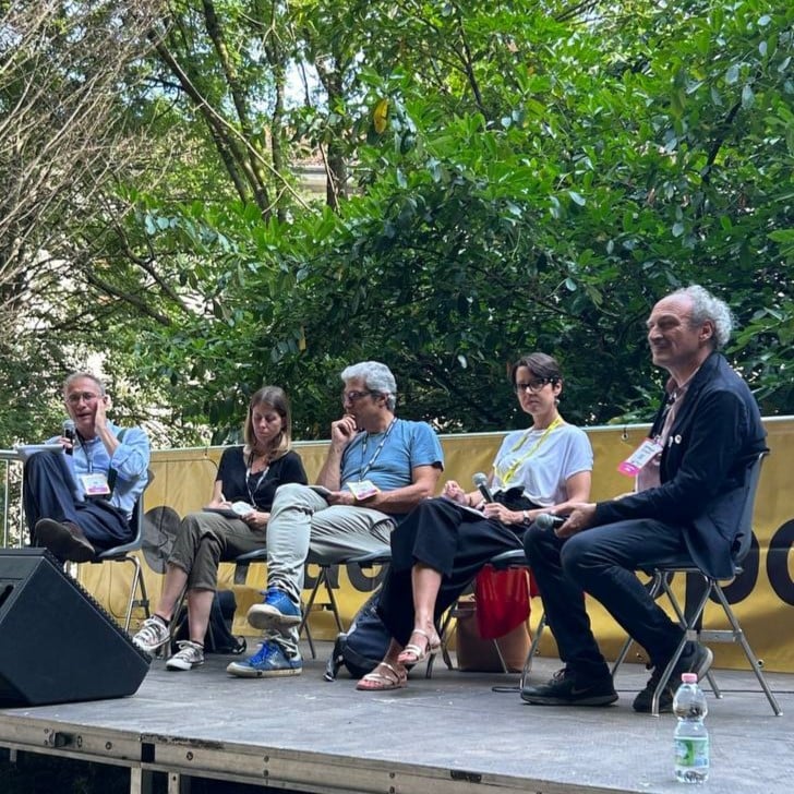 Economia nera, imprenditori a braccetto delle mafie. False fatturazioni, riciclaggio, evasione producono alleanze tra economia legale e illegale.