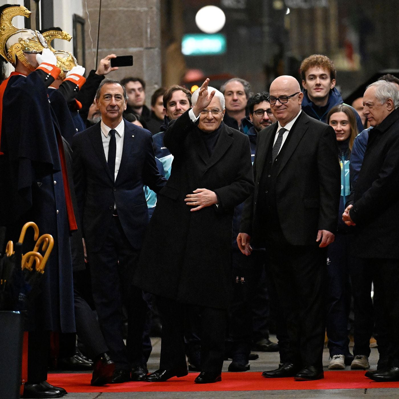 Olimpiadi, strade chiuse in centro a Milano per l’arrivo di Mattarella. Voci dalla città olimpica
