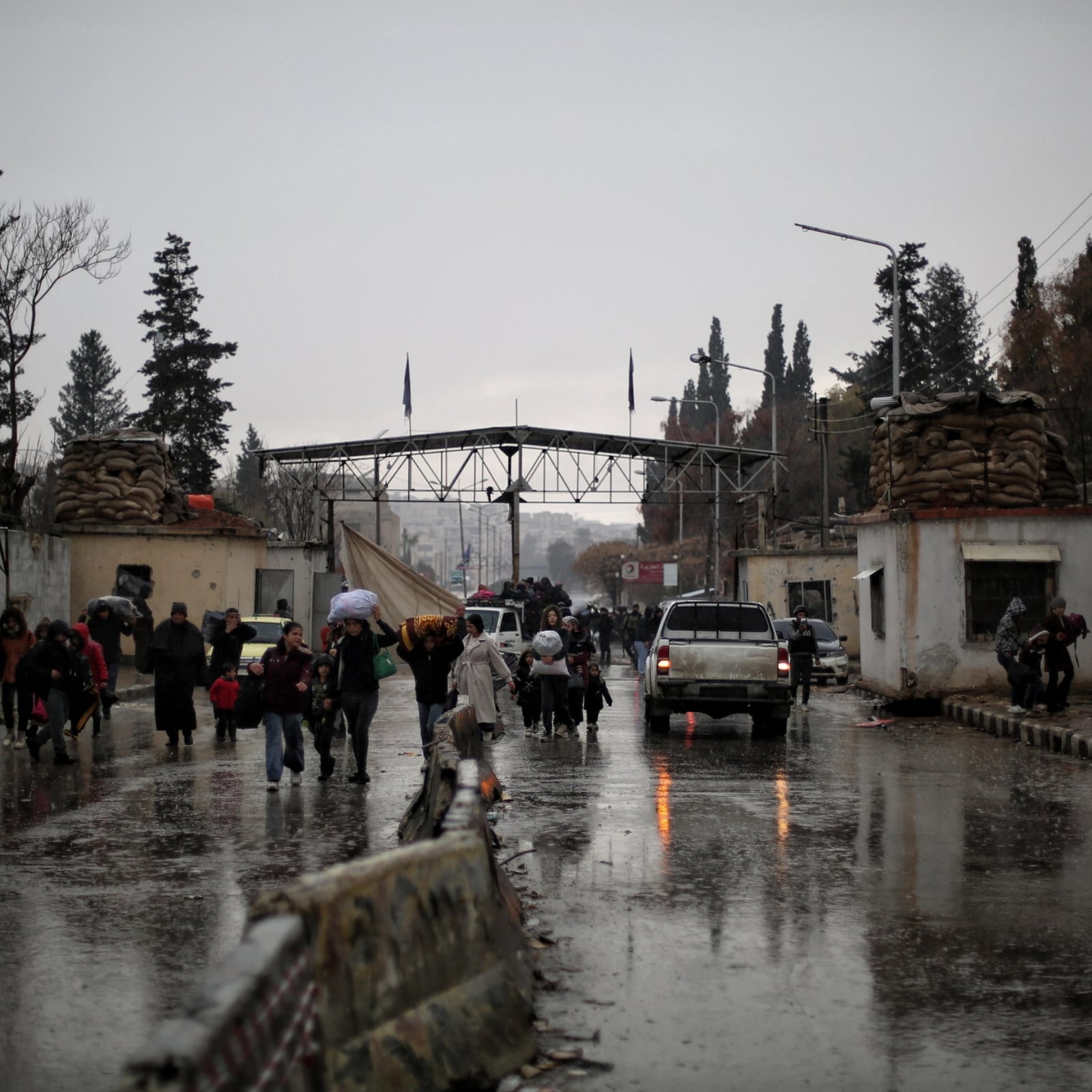 Caos ad Aleppo. L'esercito siriano assedia i quartieri curdi e lancia un ultimatum