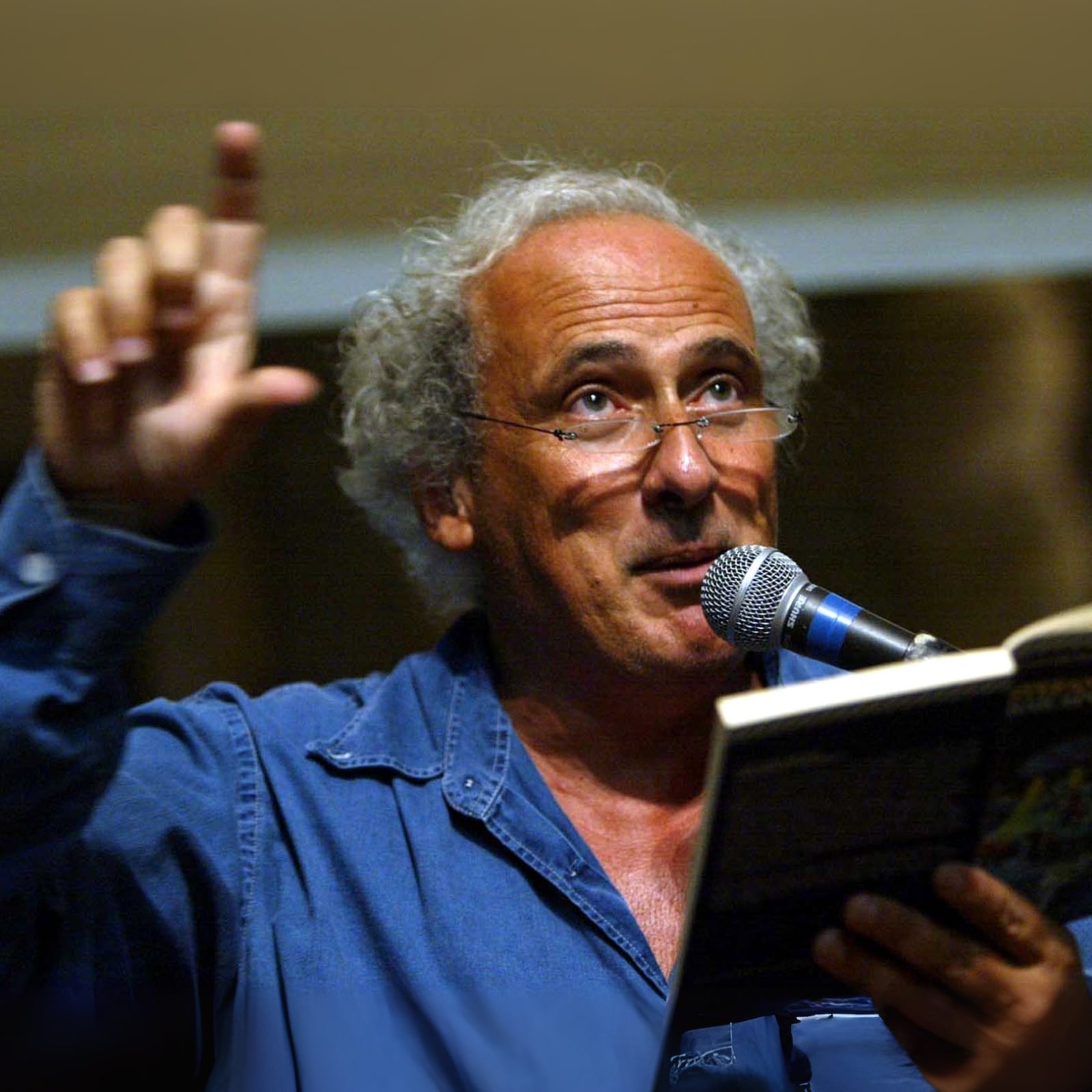 Lella Costa ricorda Stefano Benni, il grande visionario