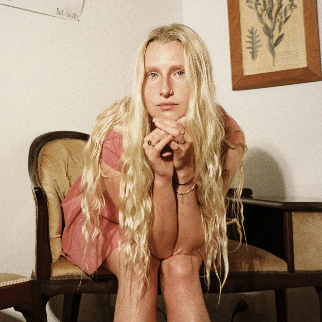 "L’identità e il suo significato" nel nuovo album di Billie Marten