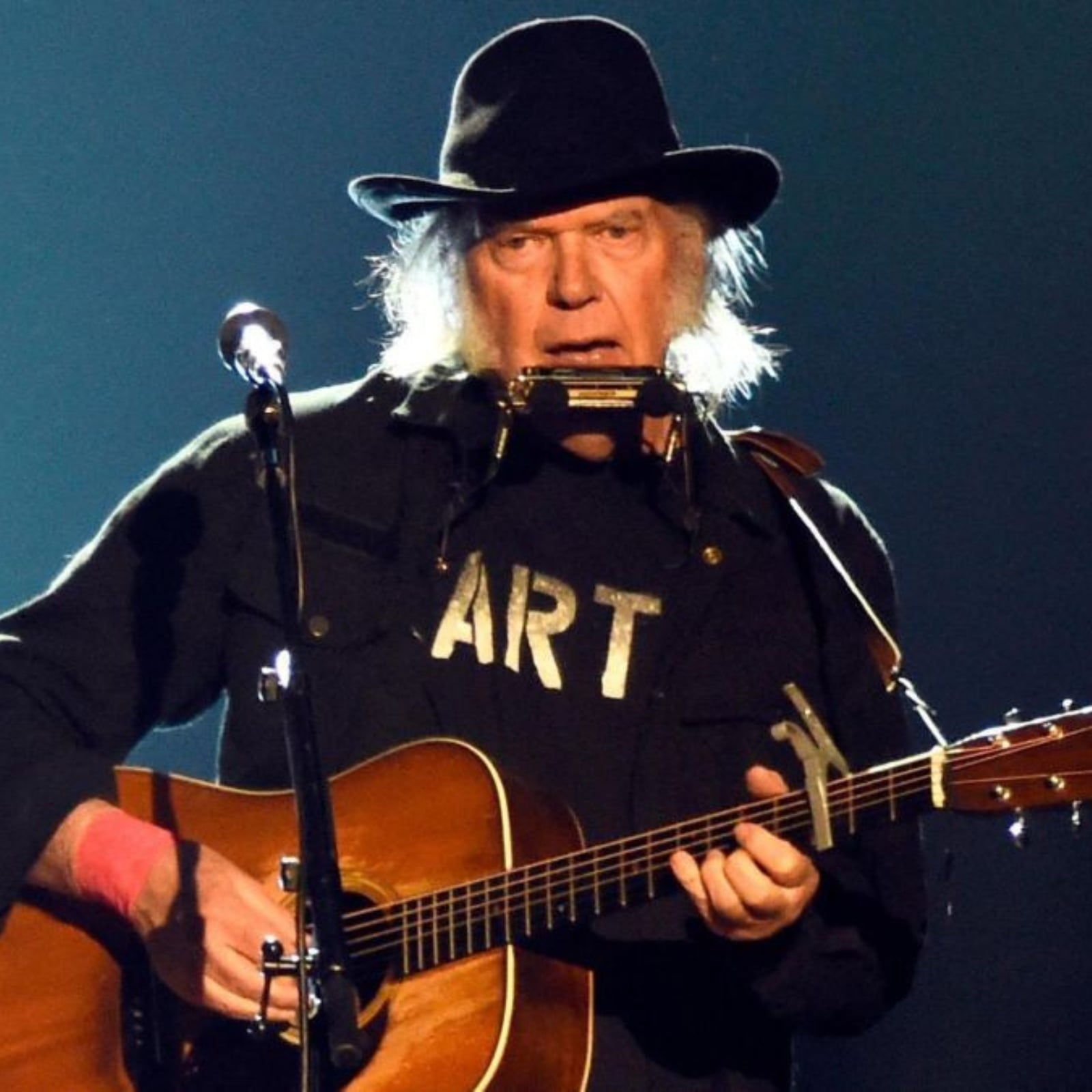 Neil Young e l'appello ai giovani americani: "Sappiamo cosa fare. Ribellarci. Pacificamente a milioni."