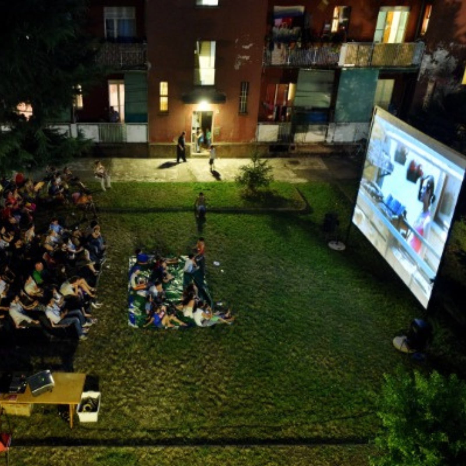 “Scendi, c'è il Cinema!” rischia di non partire: rubate le attrezzature