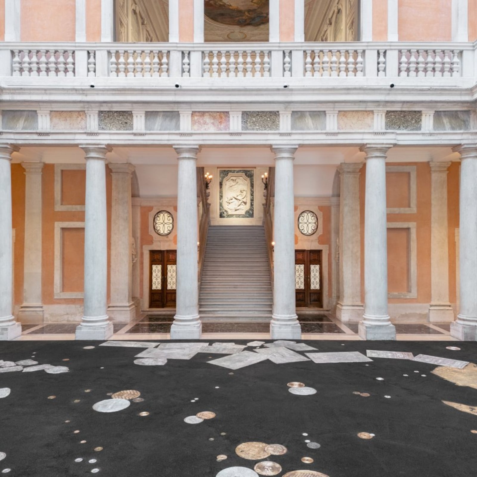 Tatiana Trouvé. "La strana vita delle cose"