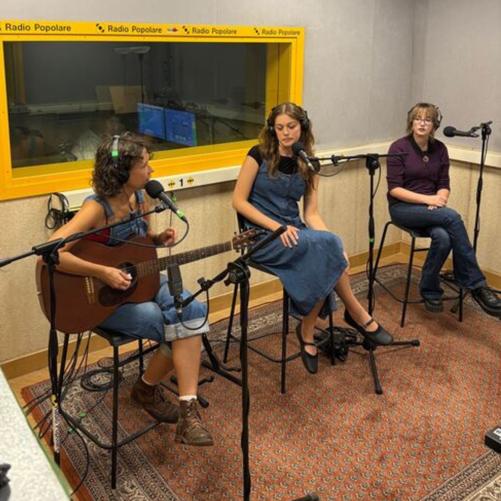 Le Guthrie Family Singers portano avanti il messaggio di umanità del nonno Woody