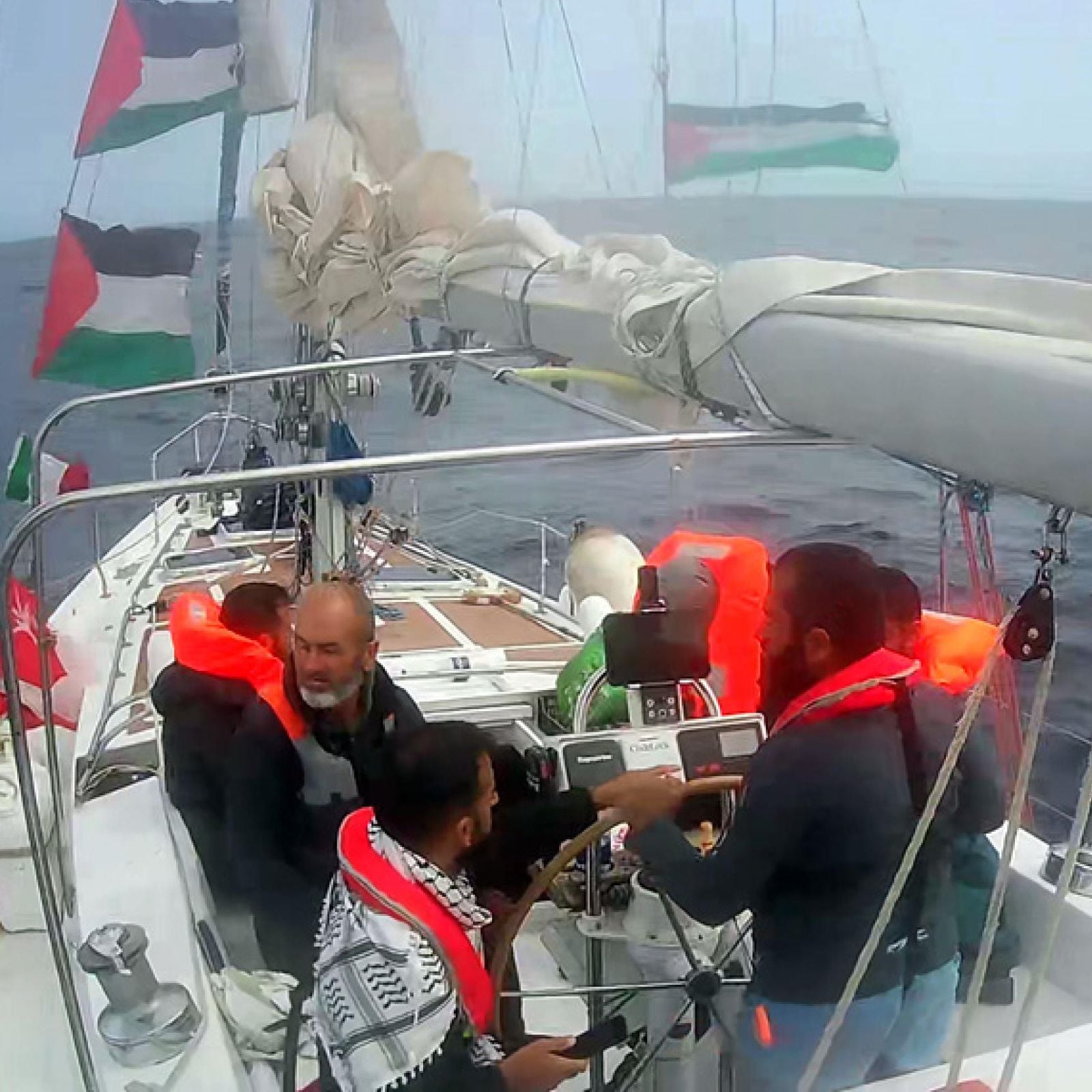 Flotilla: sono 425 le persone catturate da Israele, 29 italiane. In sciopero della fame 87 attivisti