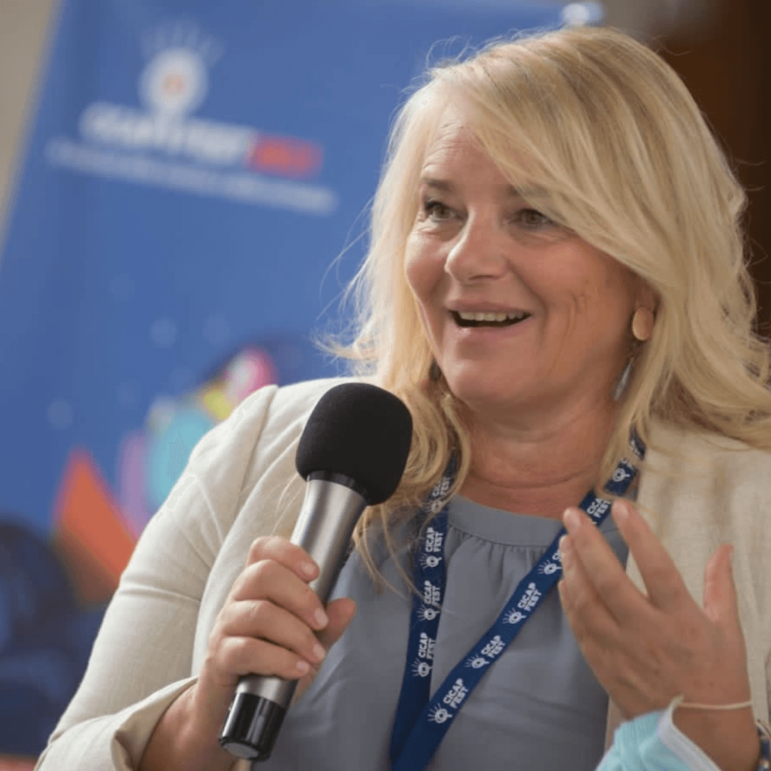 Sanità, rischi e opportunità dell'IA: "Aiuta la ricerca, ma serve prudenza"