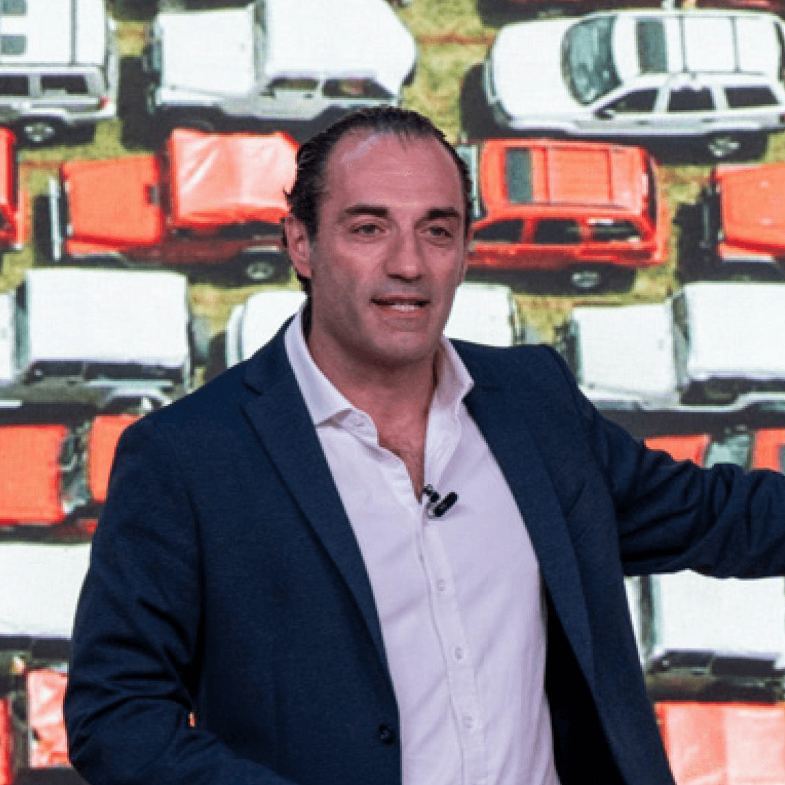 Stellantis, il nuovo ad annuncia 400 assunzioni e preme sulle norme ambientali europee