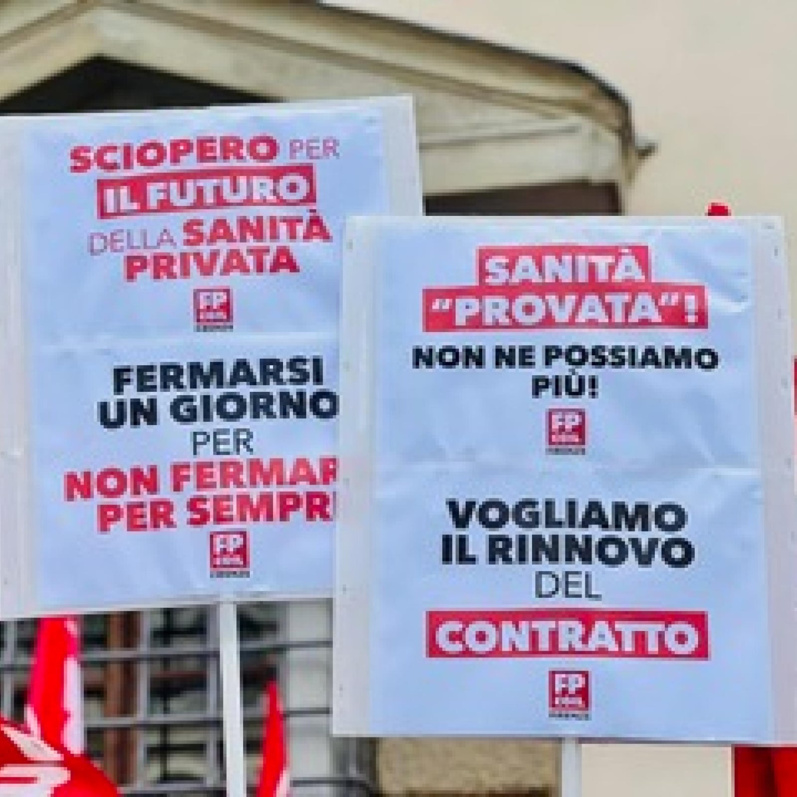 Per un contratto dignitoso. Oggi lo sciopero di lavoratori e lavoratrici della sanità privata