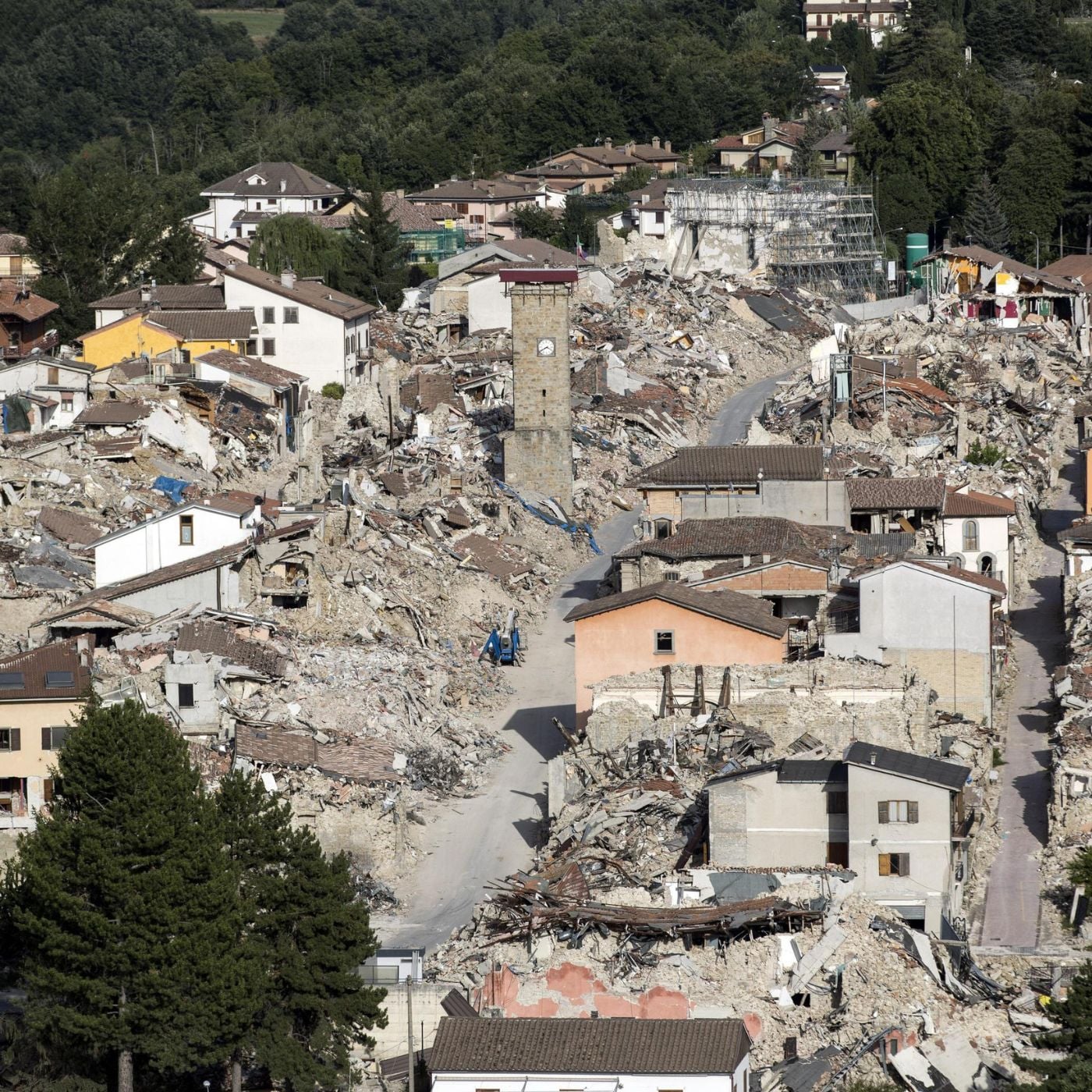 Amatrice, il padre di un ragazzo morto nel terremoto: ancora non c'è un fondo per le famiglie delle vittime