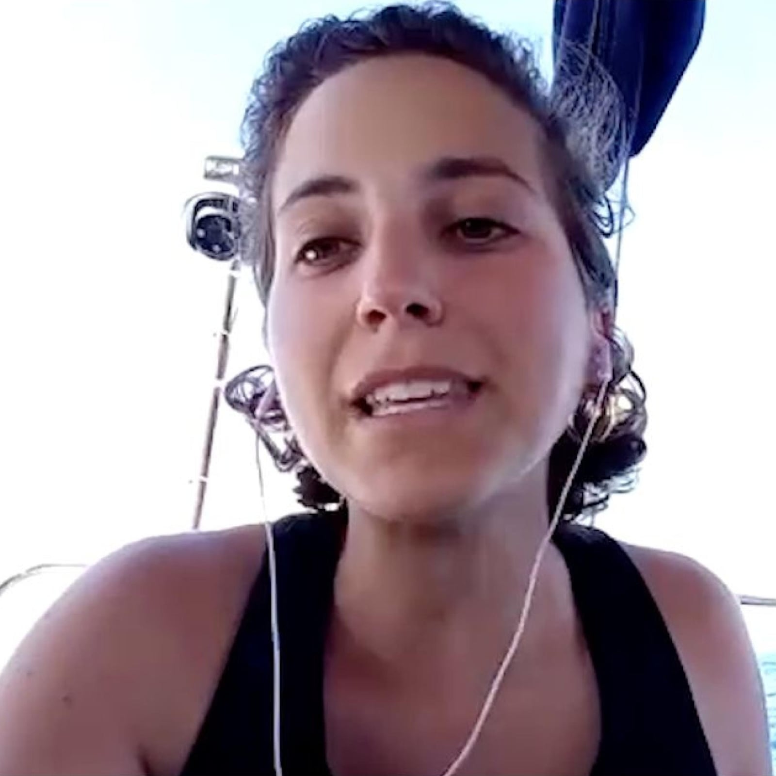 "Siamo in acque greche, droni tutto attorno a noi"