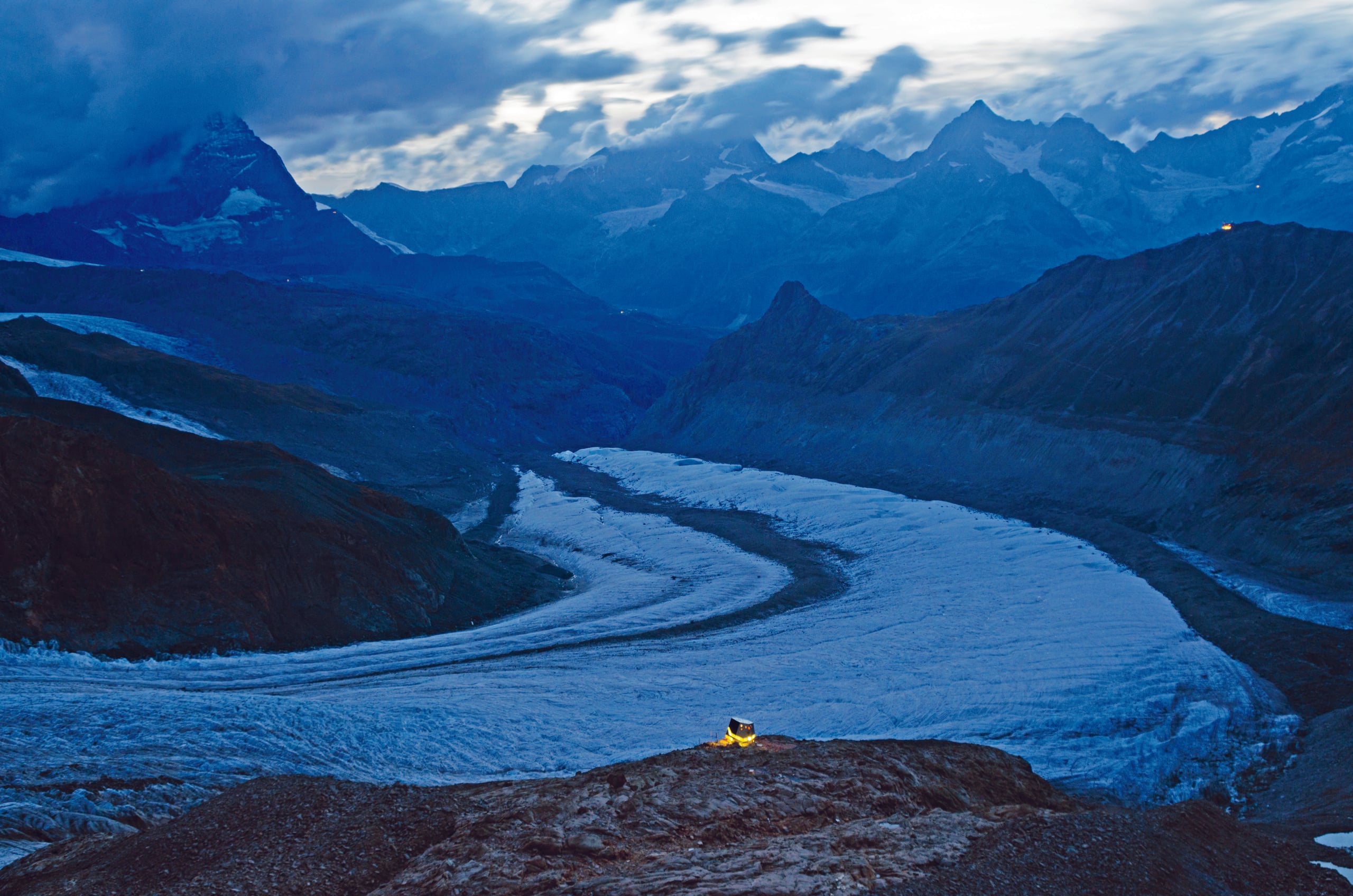 Le montagne - “Notte in alta quota: dalle vecchie capanne ai rifugi del futuro” - 05/10/2025