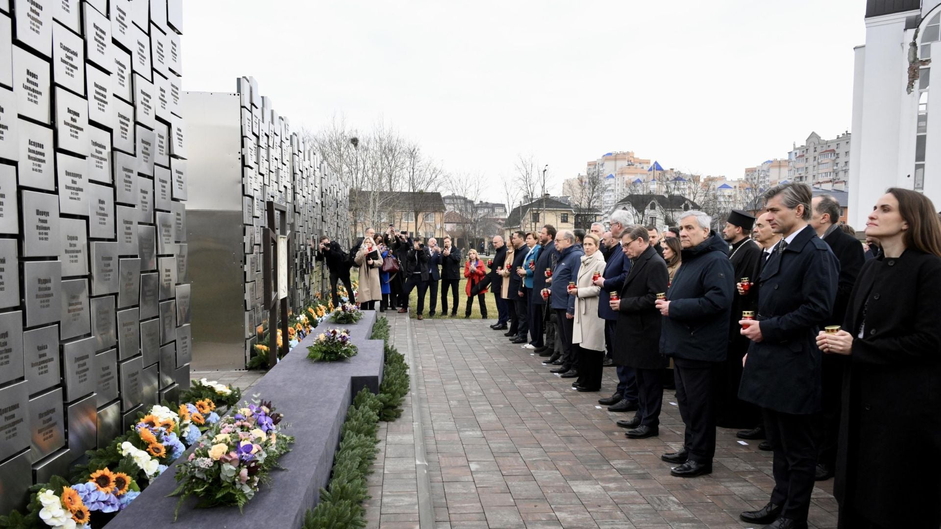 L'Europa ricorda il massacro di Buča. La guerra in Ucraina va avanti