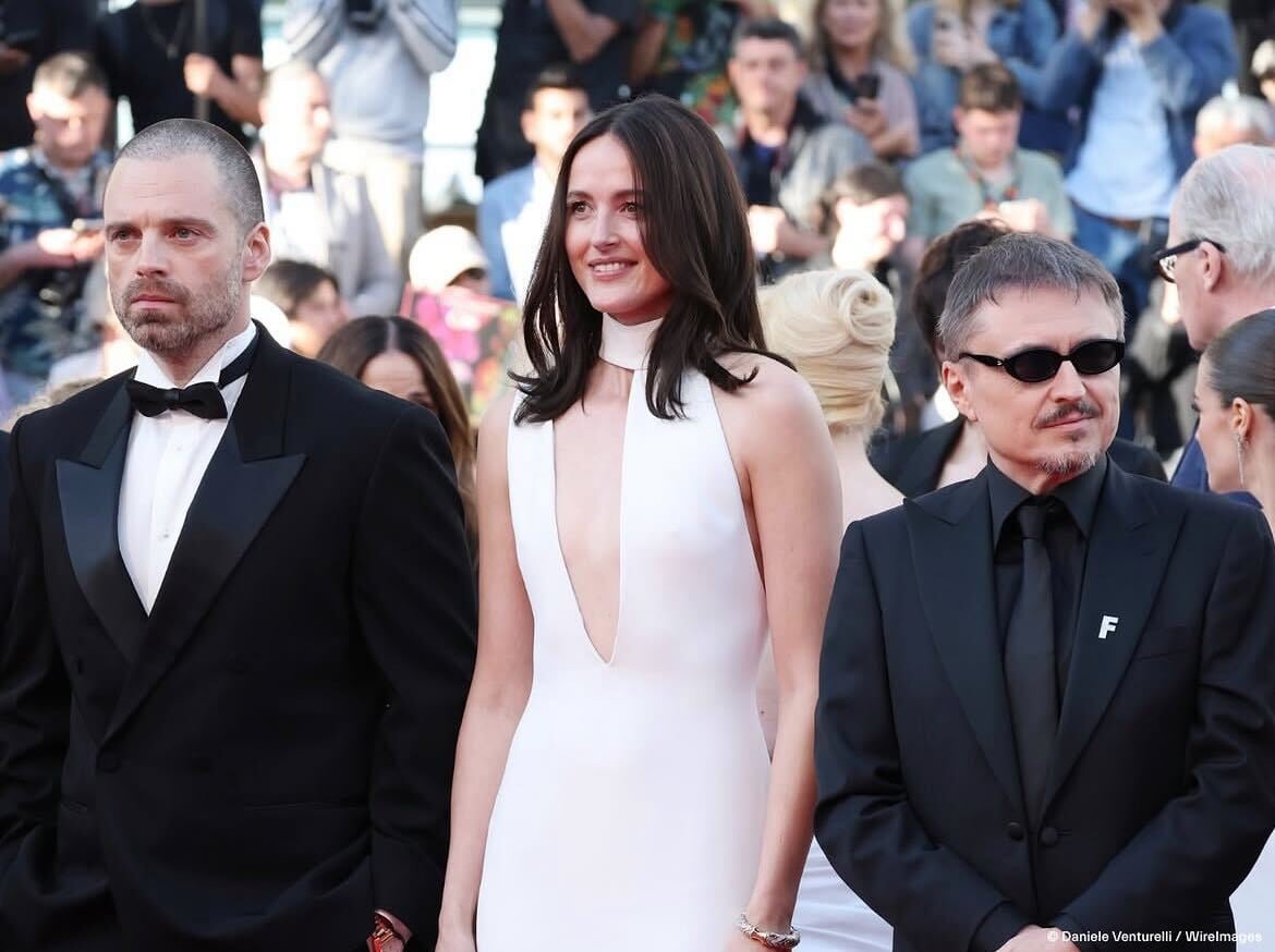 Gli attori protagonisti Sebastian Stan, Renate Reinsve con il regista Cristian Mungiu di 'Fjord'