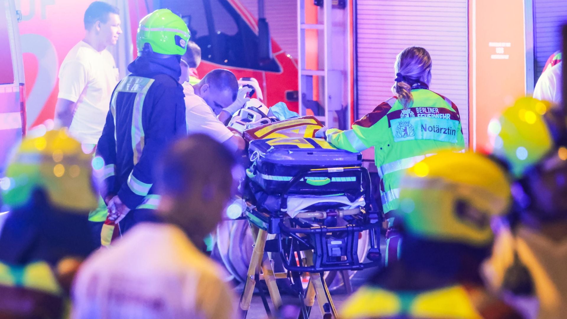 Berlino: furgone sui manifestanti del Pride, un morto; identificato ma in fuga l’attentatore