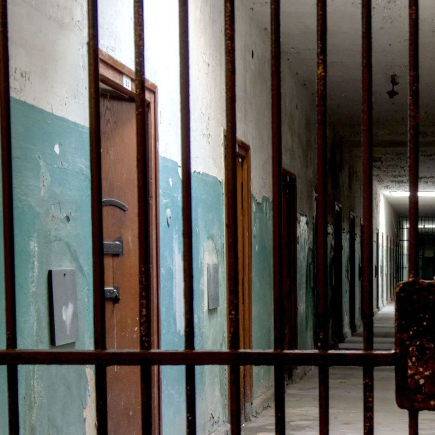 Carcere di Pisa: detenuti scoprono microspie nelle celle. La protesta anche via TikTok