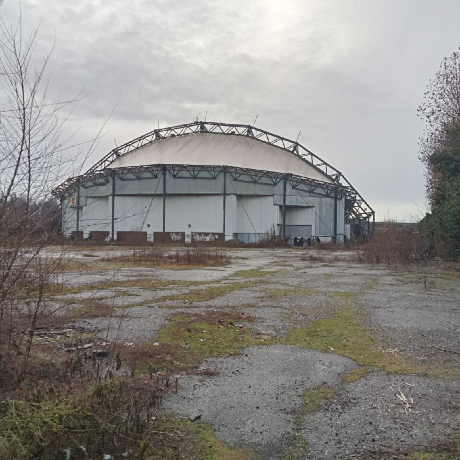 L'ex Pala Sharp occupato per le Utopiadi