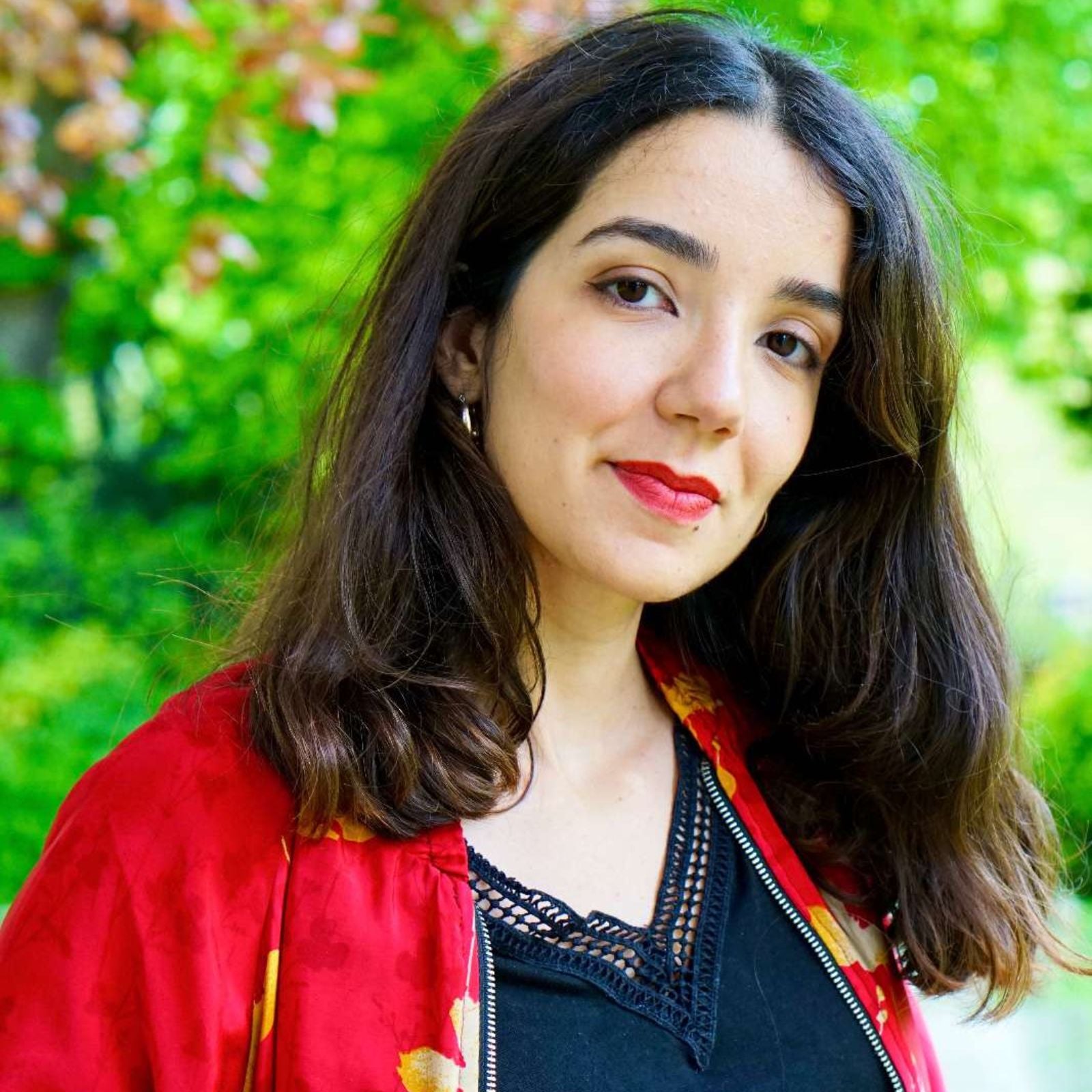 Hajar Azell: una grande scrittrice compie un viaggio nel cuore delle primavere arabe