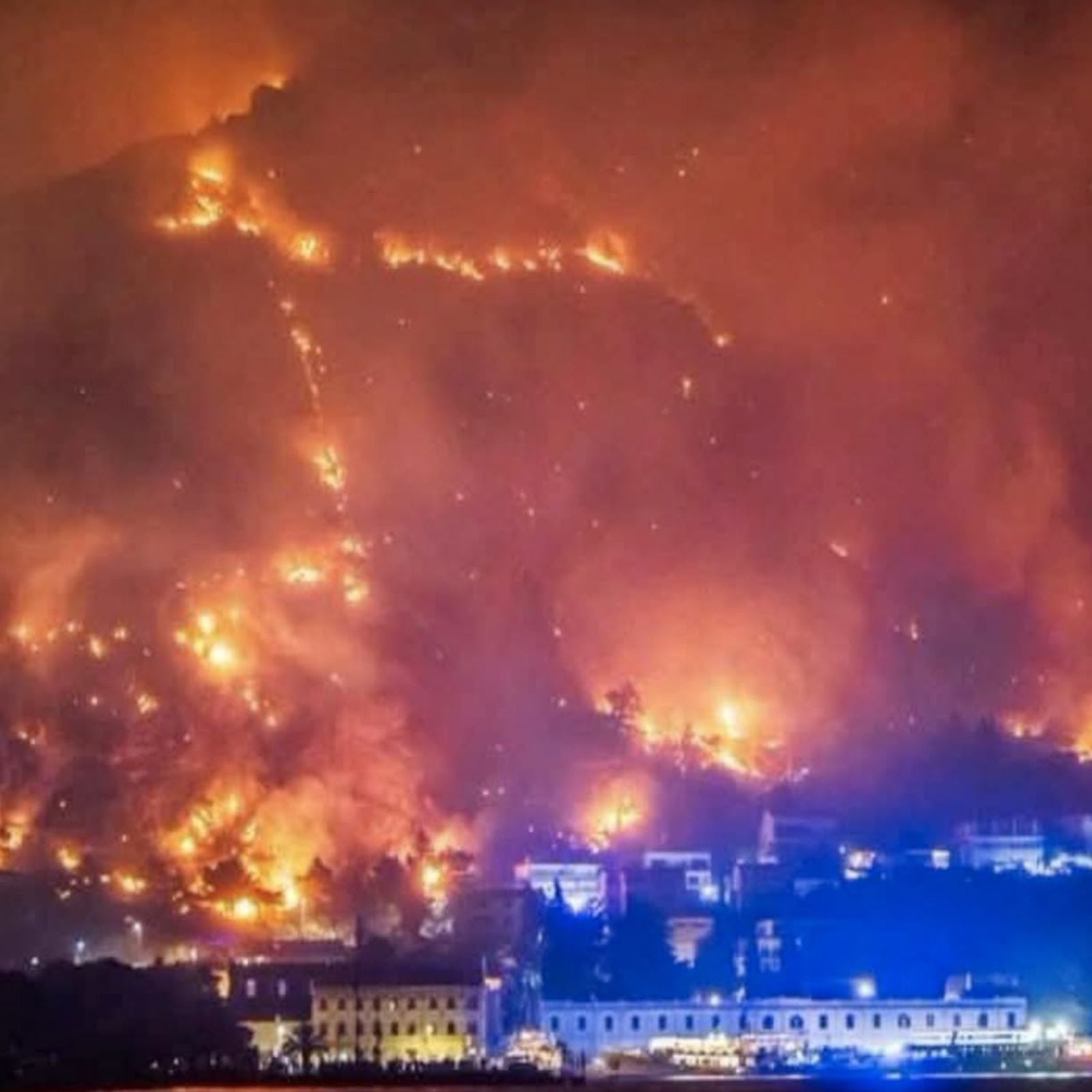 Gli incendi devastano l'Europa: roghi in Croazia, Grecia, Francia e Regno Unito
