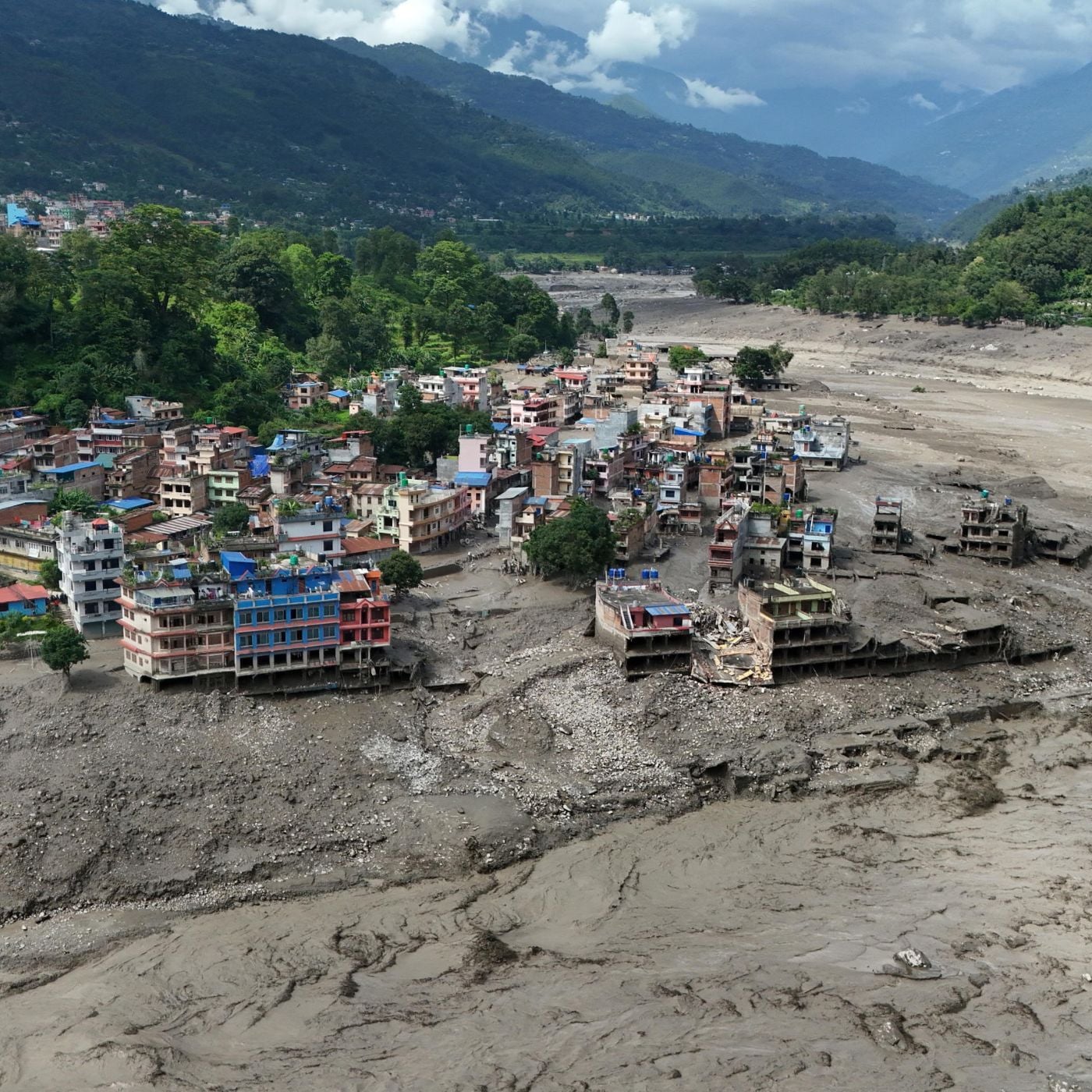 In Nepal una colata di fango spazza via diversi villaggi. Almeno 95 le vittime