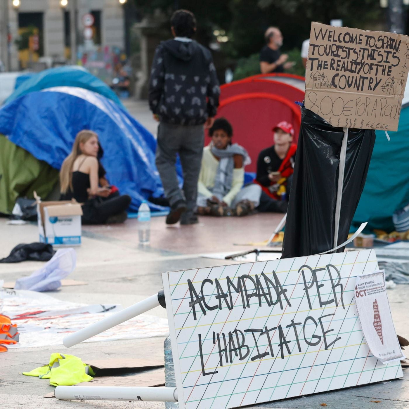 Spagna: il governo vara due decreti per la casa, ma la protesta continua
