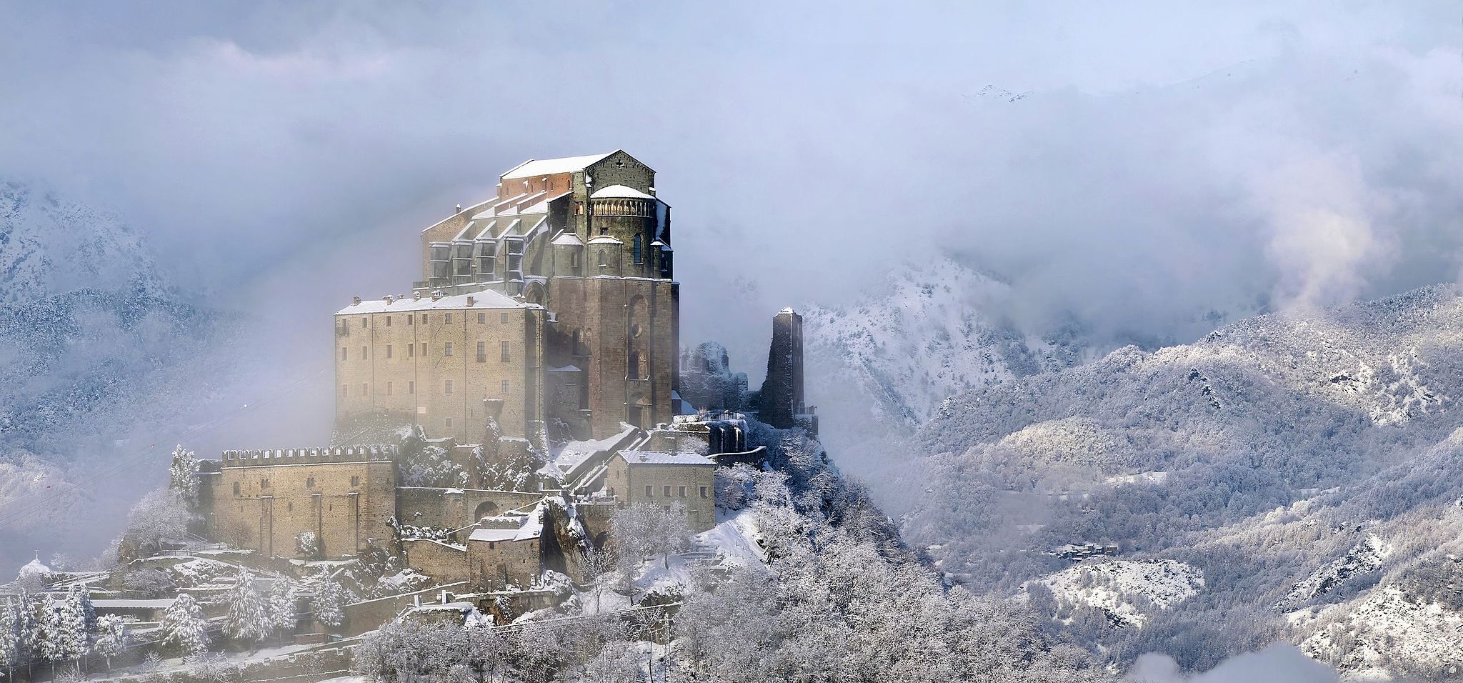 La Sacra di San Michele ammantata dalla neve