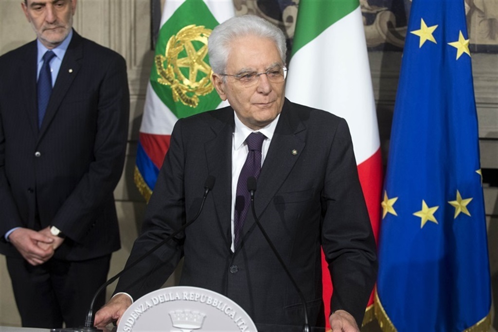 Sergio Mattarella dopo le consultazioni