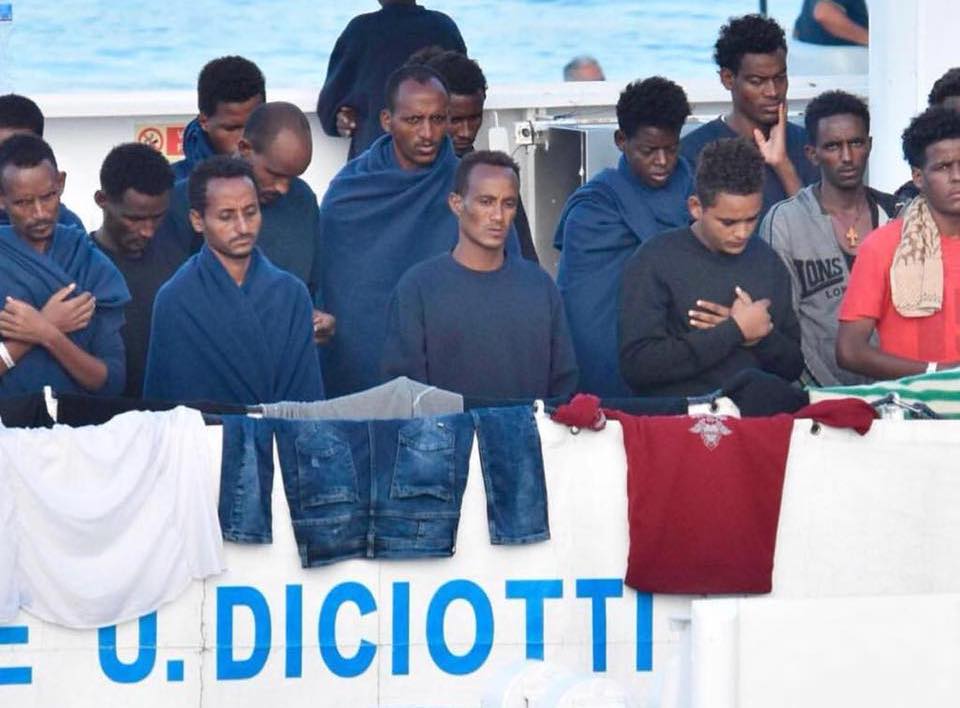 Migranti a bordo della Diciotti