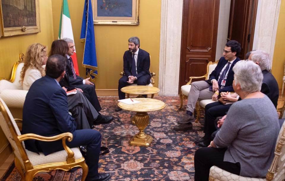 Roberto Fico incontra i familiari di Denis Cavatassi