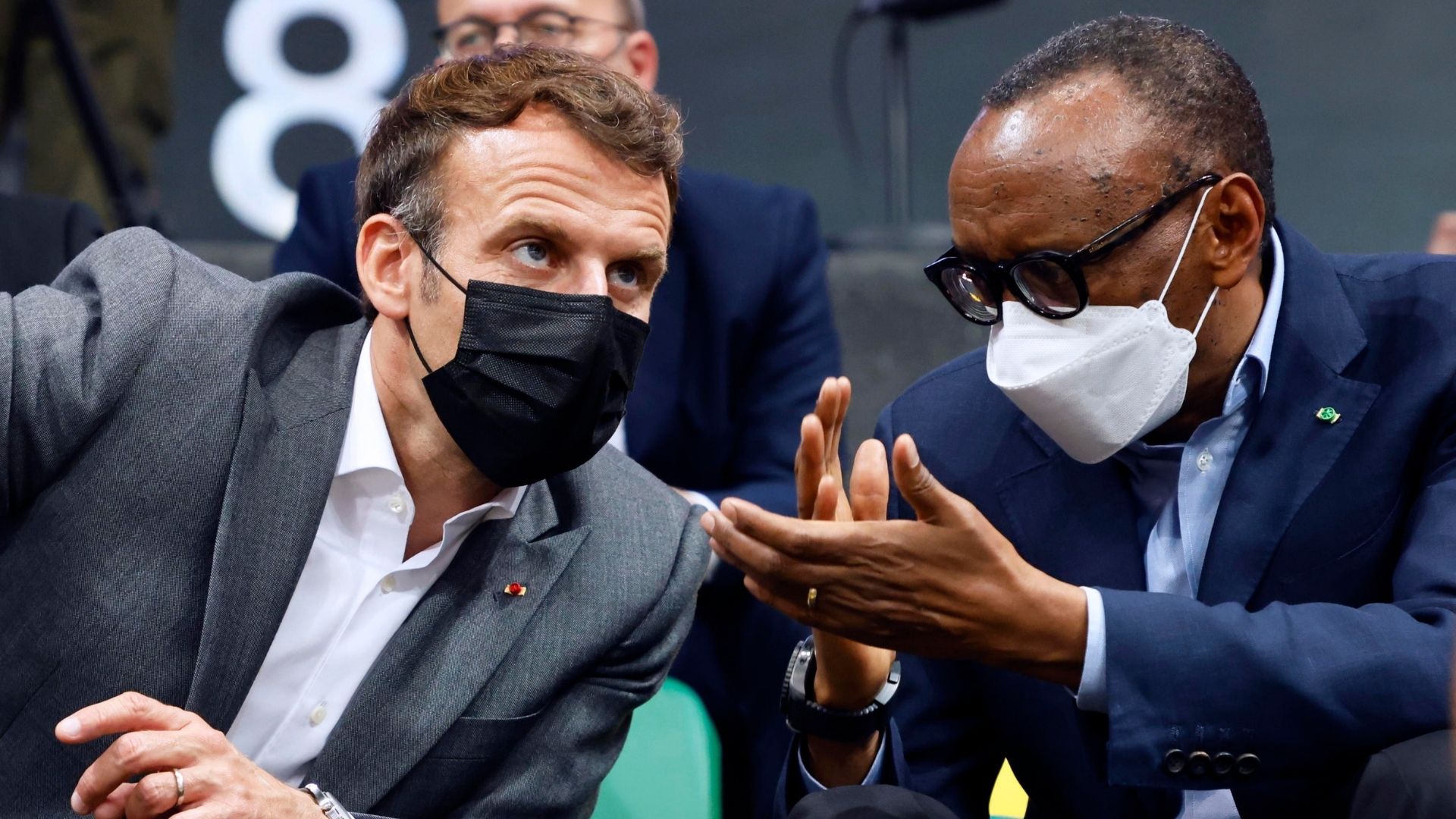 Emmanuel Macron e il presidente del ruanda Paul Kagame