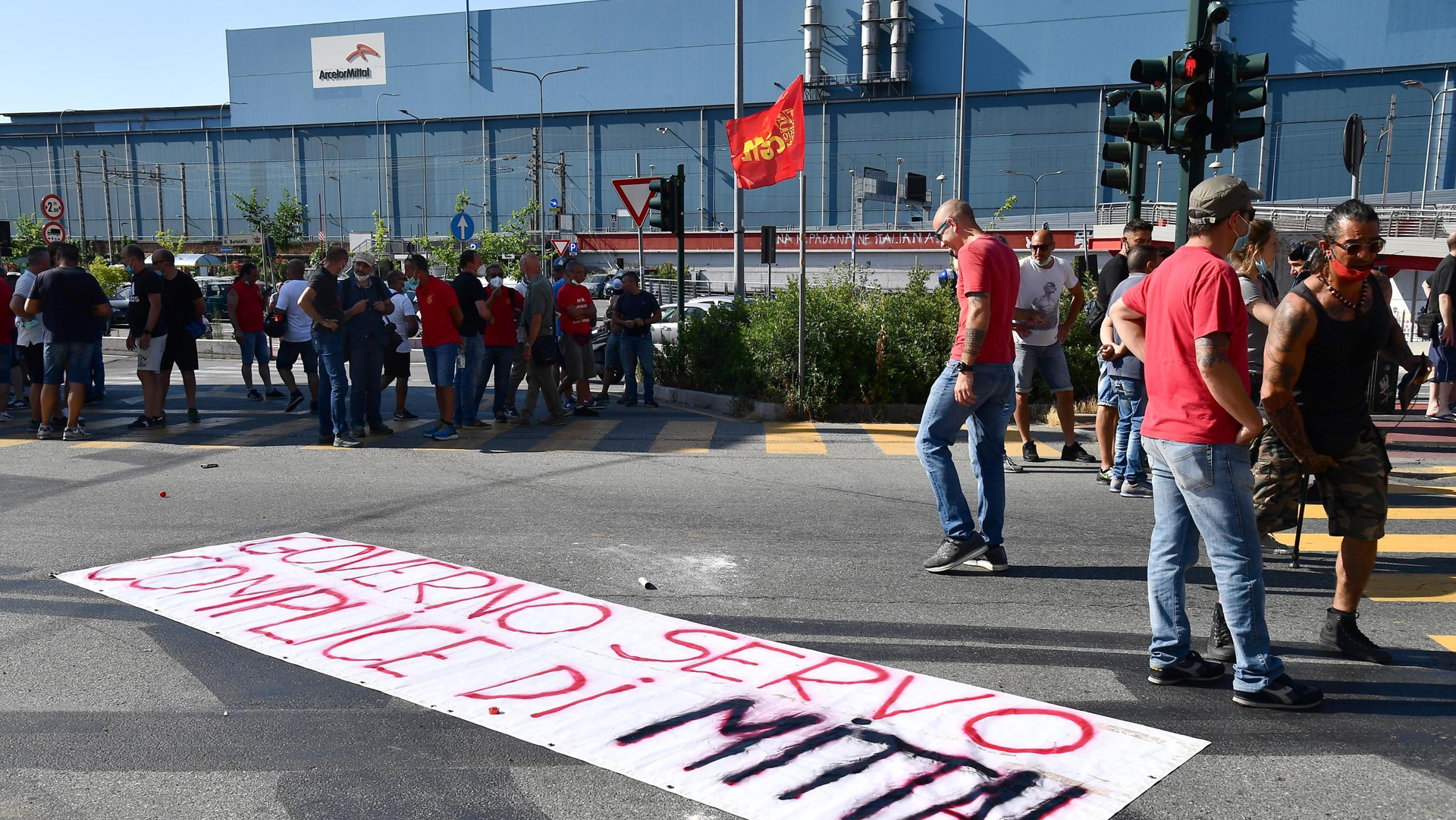 blocco licenziamenti ex ilva Cornigliano ANSA