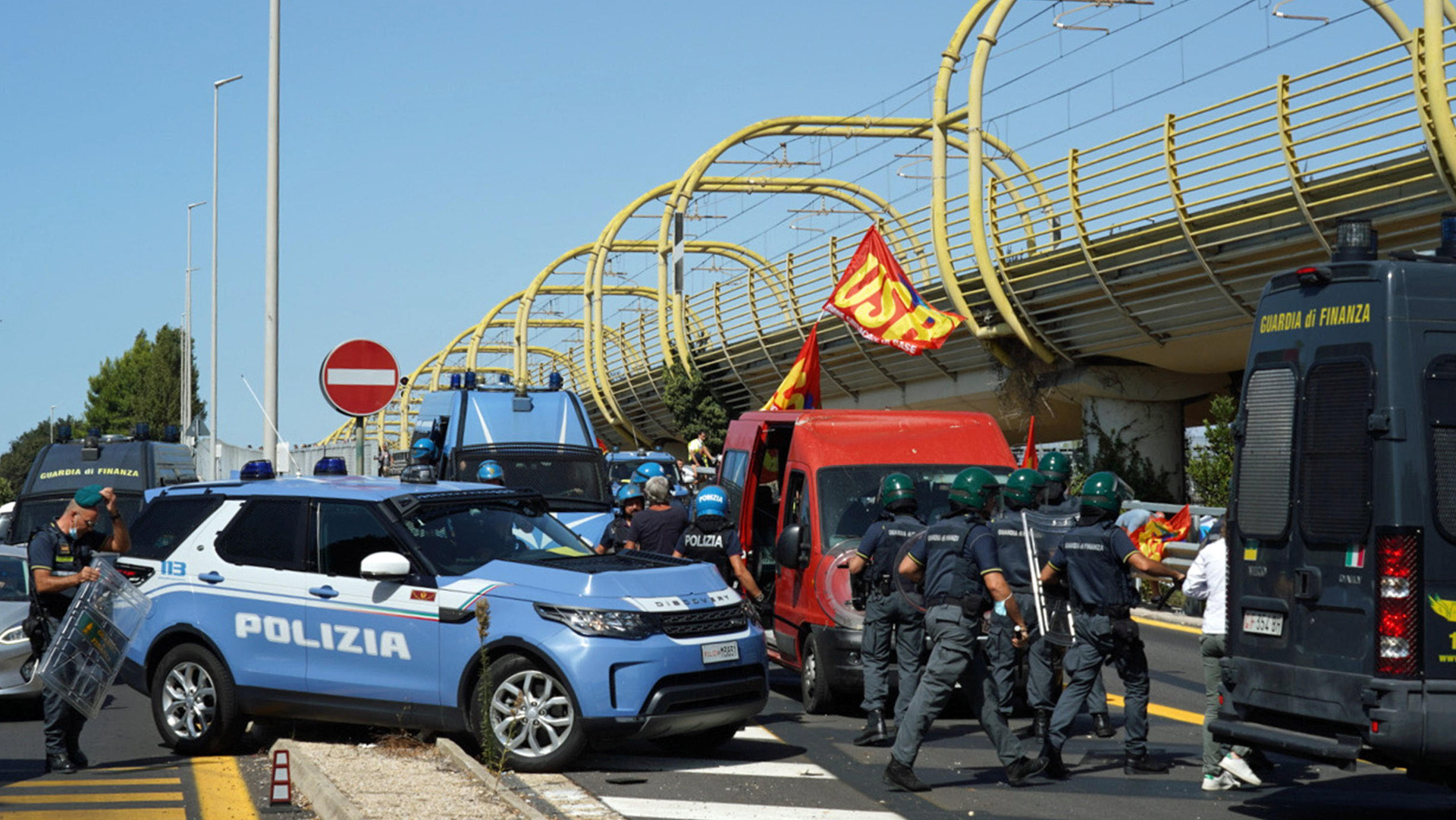 protesta alitalia fiumicino ANSA