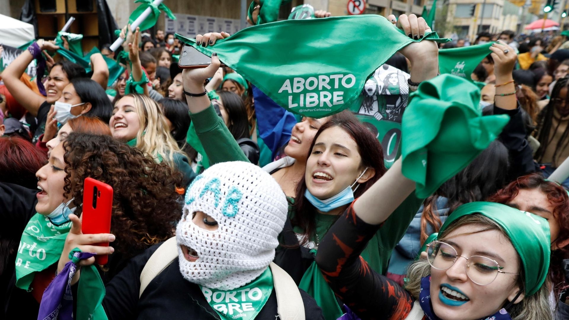 Colombia, le donne esultano per la depenalizzazione dell' aborto