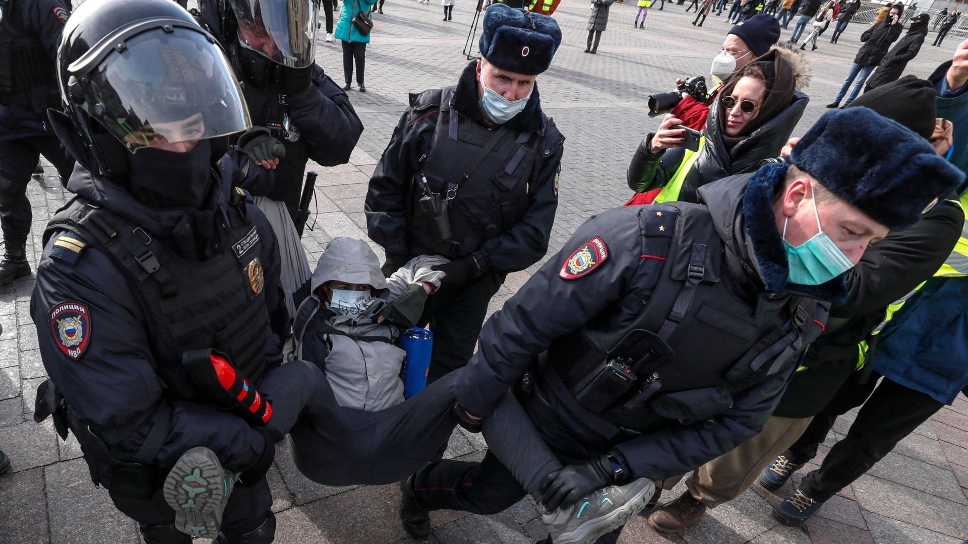 Manifestazioni a San Pietroburgo contro la guerra in ucraina