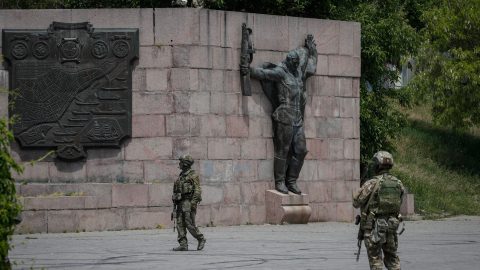 L'avanzata russa nel Donbass, l'anniversario della strage di piazza della Loggia e le altre notizie della giornata