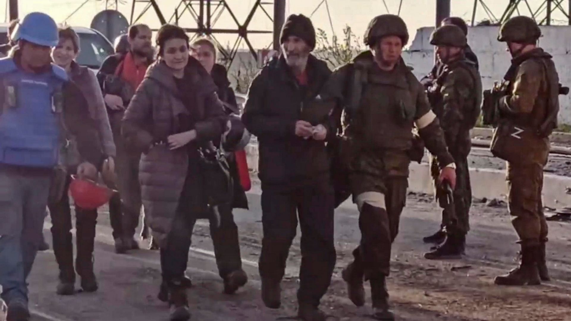 Evacuazione dei civili dall'acciaieria Azovstal di Mariupol