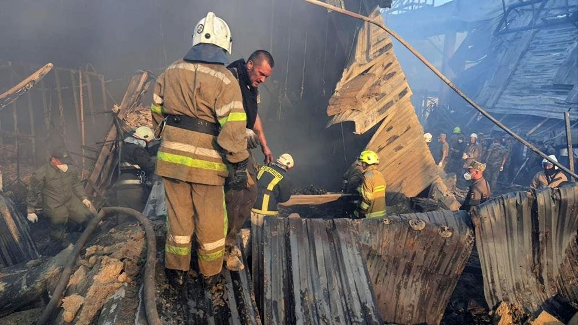 Il bombardamento del centro commerciale di Kremenchuk
