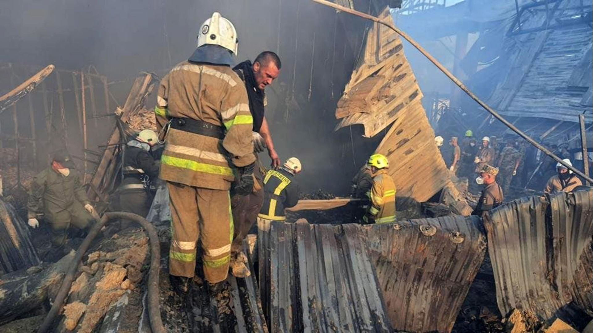 Il bombardamento del centro commerciale di Kremenchuk