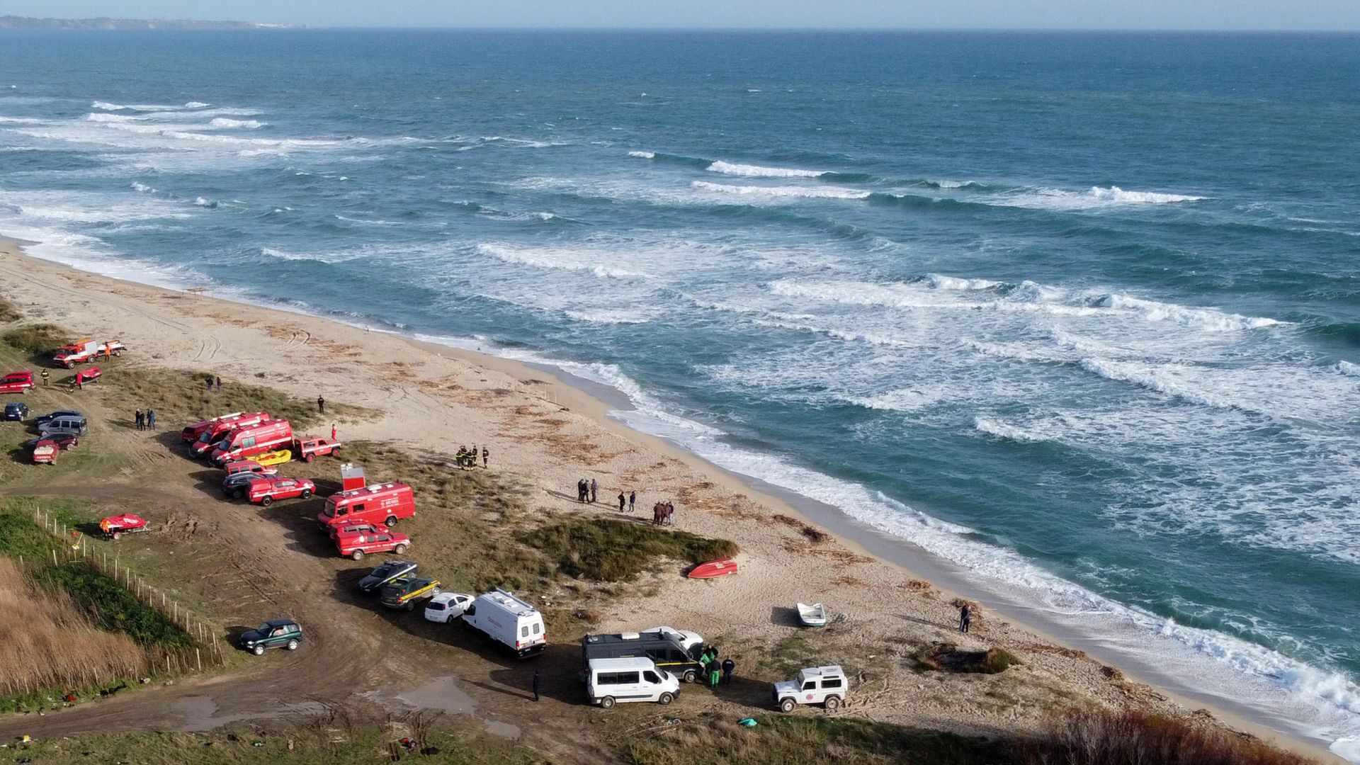 team di soccorsi a crotone - naufragio migranti