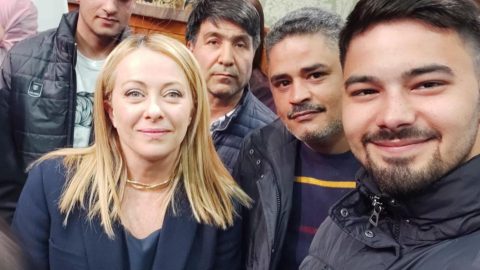 La promessa tradita ai migranti di Cutro, in Grecia la nuova leadership di Syriza e le altre notizie della giornata