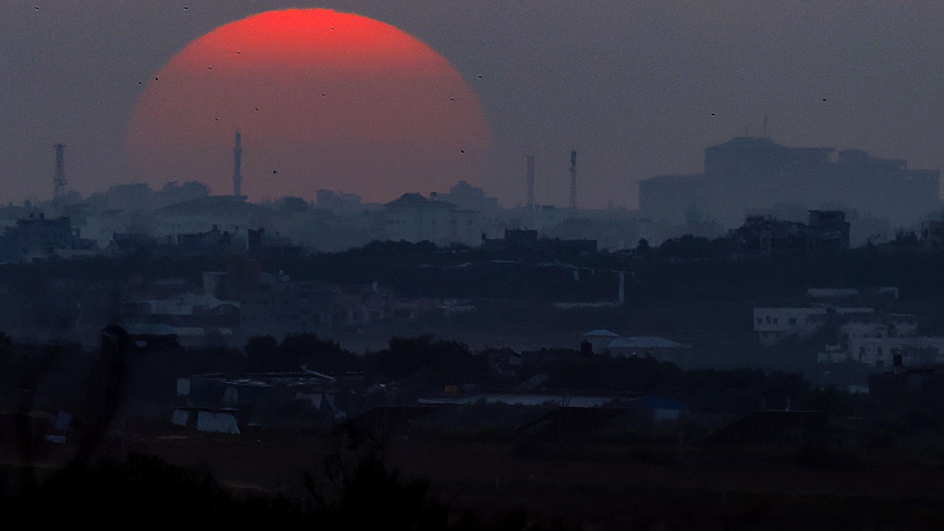 Tramonto su Gaza ANSA